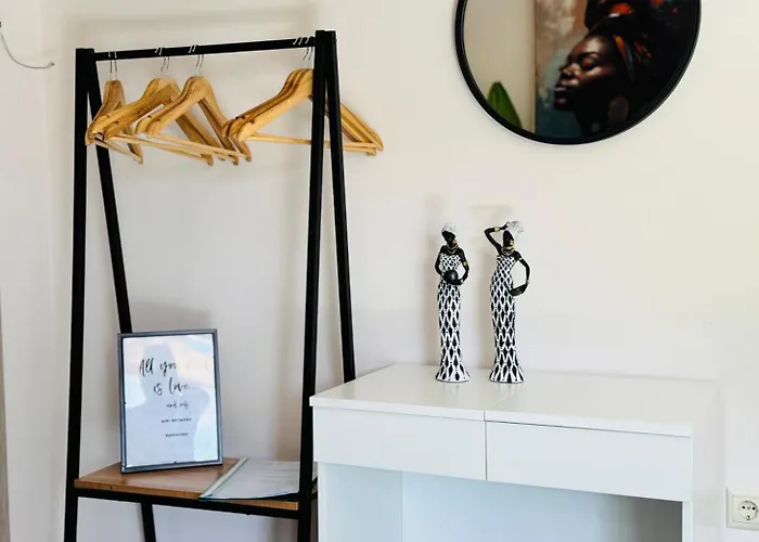 Holiday home Green Room